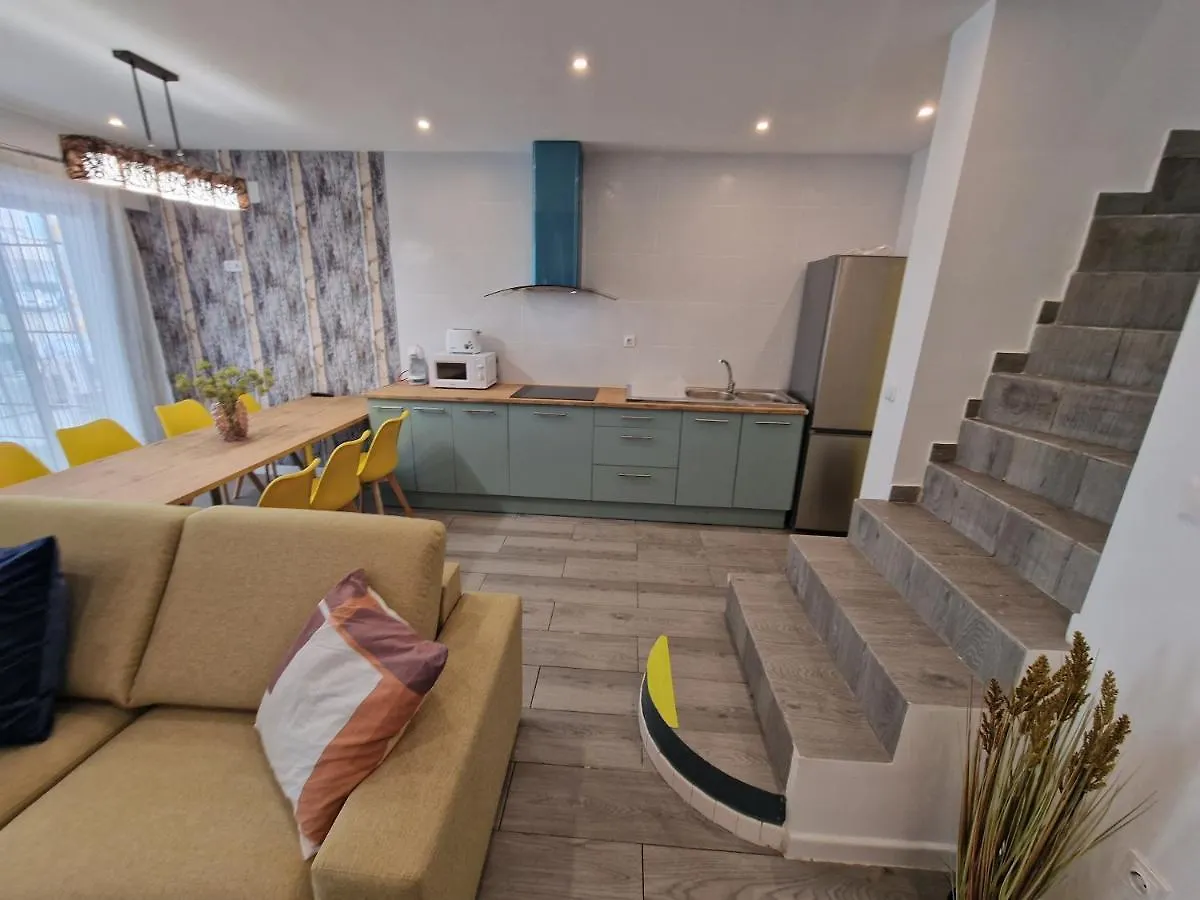 Casa Neptuno Para 10 Personas Solarium Patio Privado Con Bbq, Y Aire Acondicionado Empuriabrava Holiday home