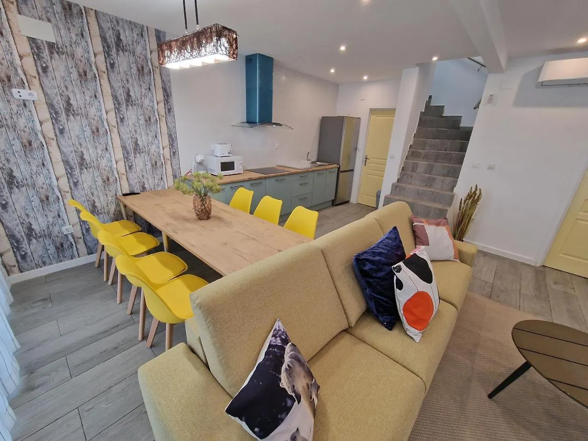 Holiday home Casa Neptuno Para 10 Personas Solarium Patio Privado Con Bbq, Y Aire Acondicionado Empuriabrava